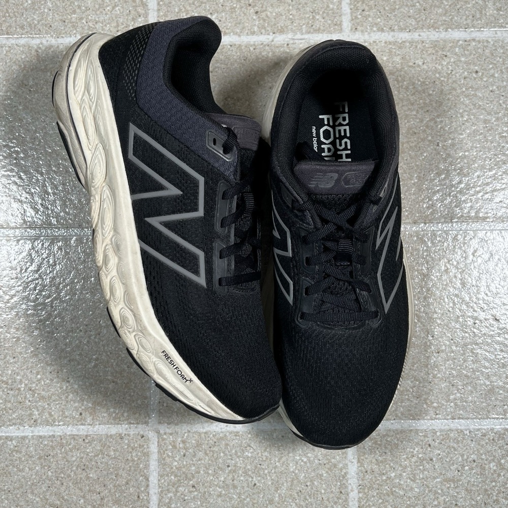 New Balance FF X 860 V14 Size 10.5W / 9M Black Athletic Running Shoes W860A14